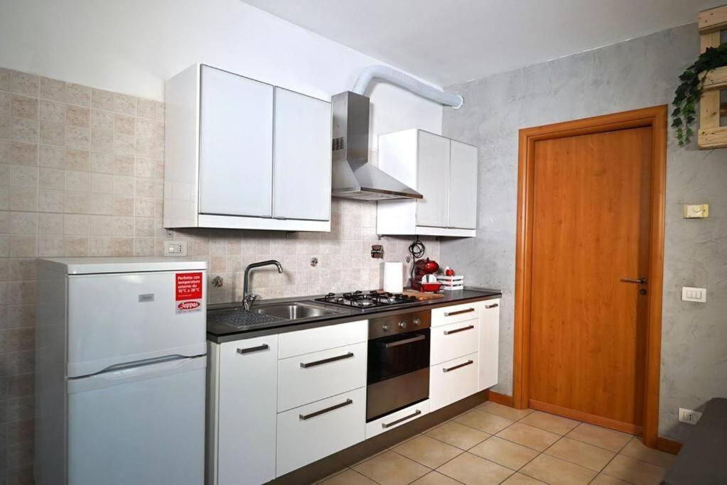 Sleep And Leave- Airport Fiumicino - Apartment Екстер'єр фото